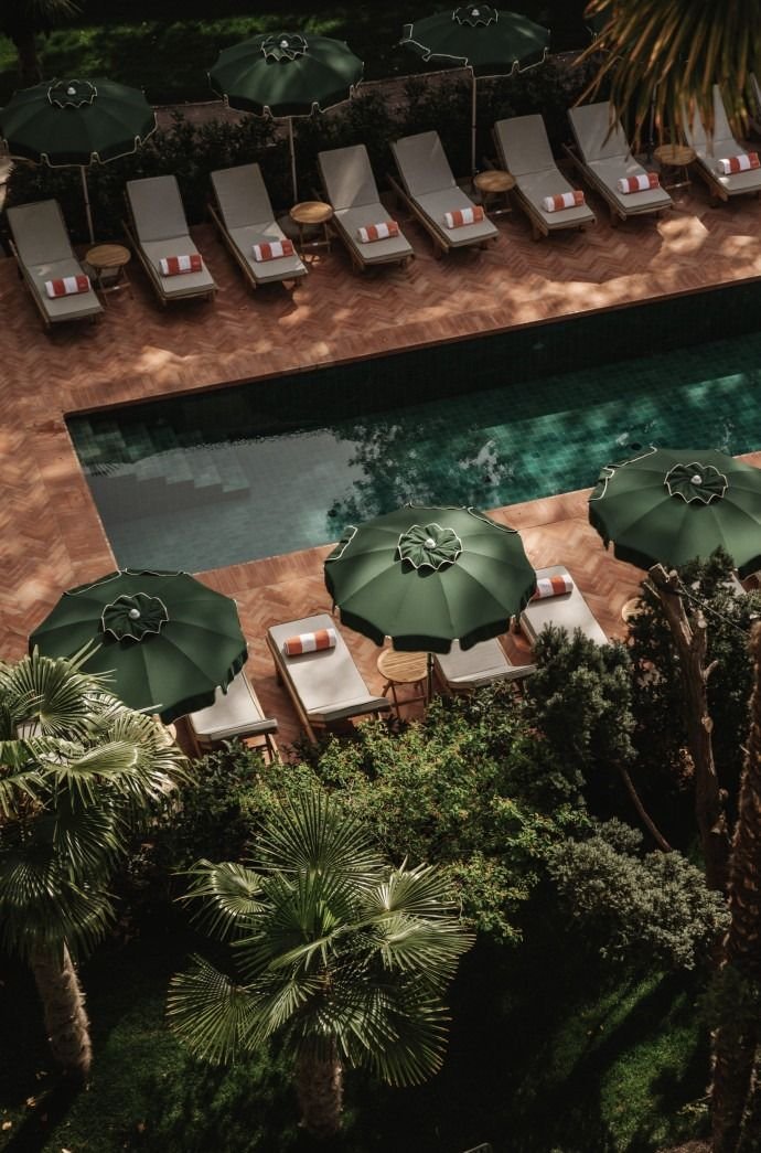 Piscina dell’hotel, immagine concettuale